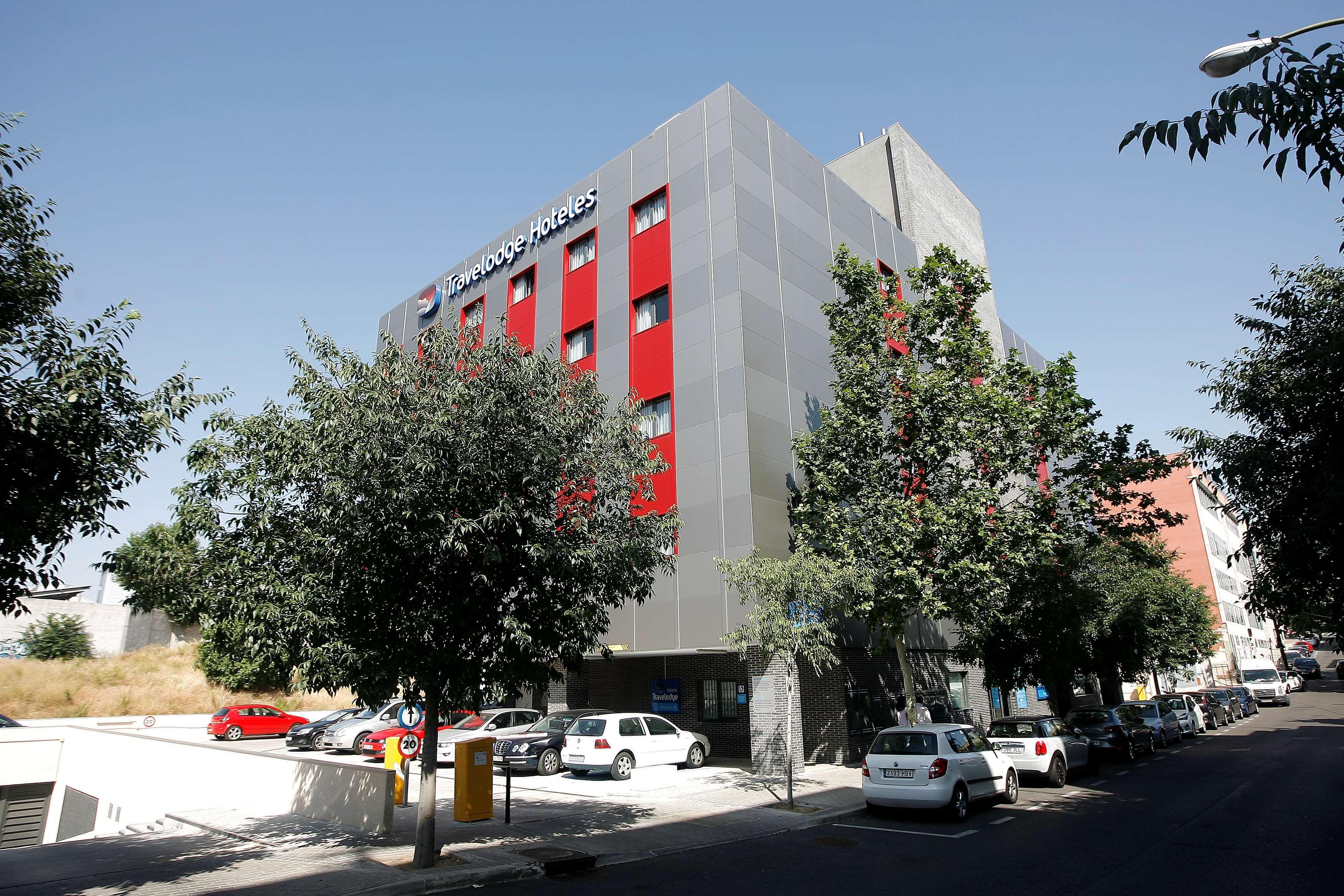 Travelodge Madrid Metropolitano Екстериор снимка