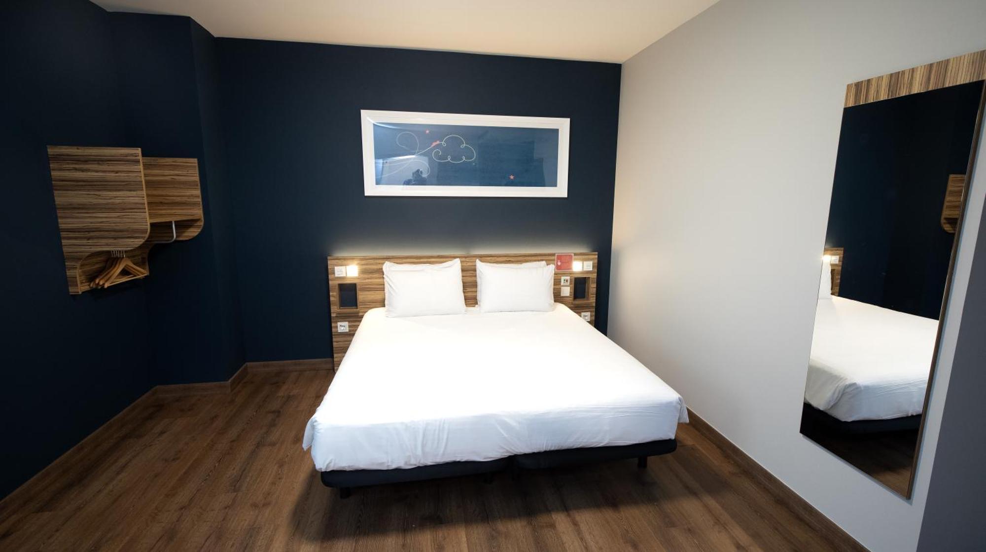 Travelodge Madrid Metropolitano Стая снимка