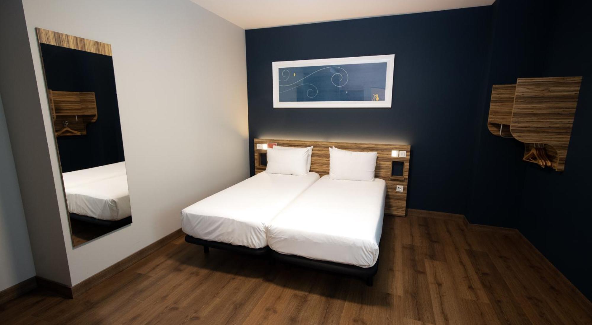 Travelodge Madrid Metropolitano Стая снимка