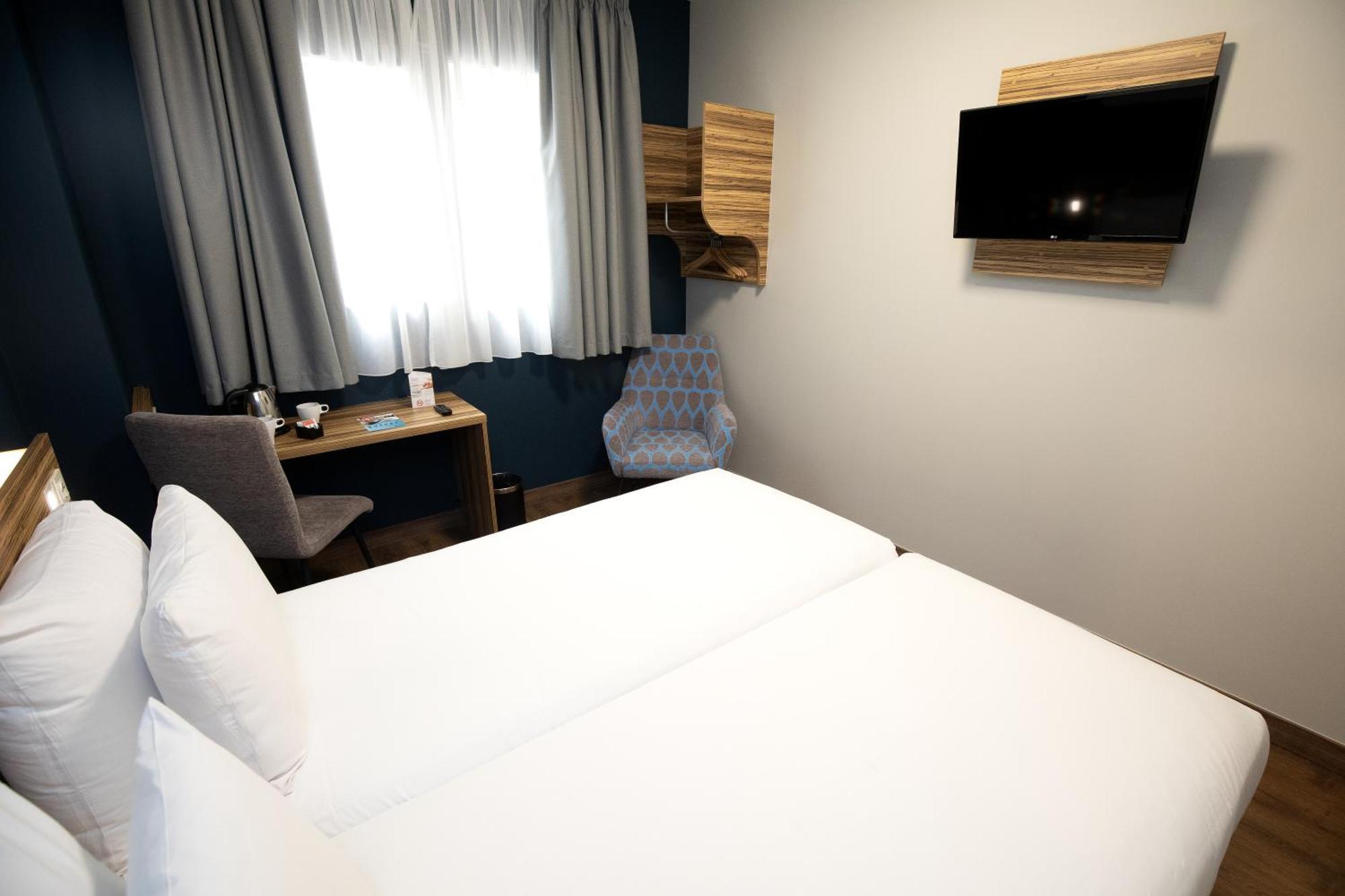 Travelodge Madrid Metropolitano Стая снимка