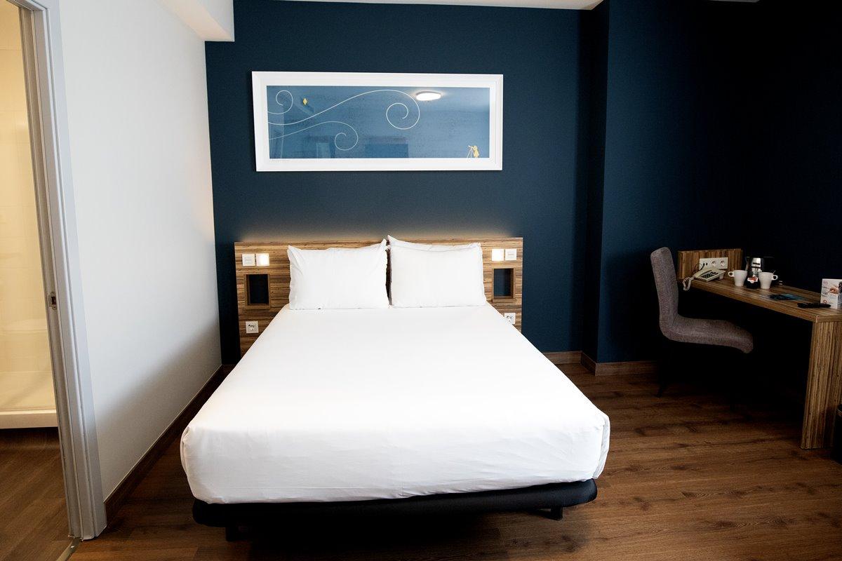 Travelodge Madrid Metropolitano Екстериор снимка